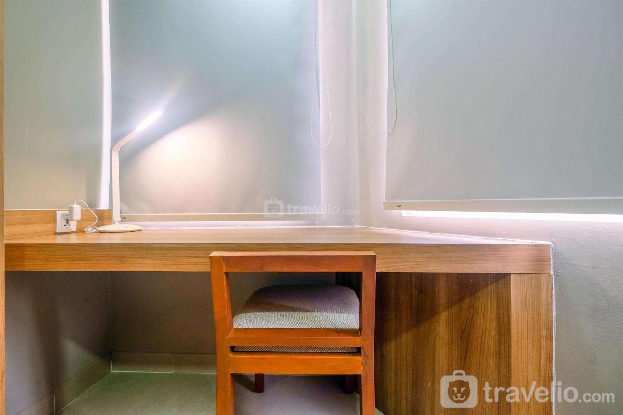 Fully Furnished With Comfortable 1br At Mustika Golf By Travelio Apartemen *