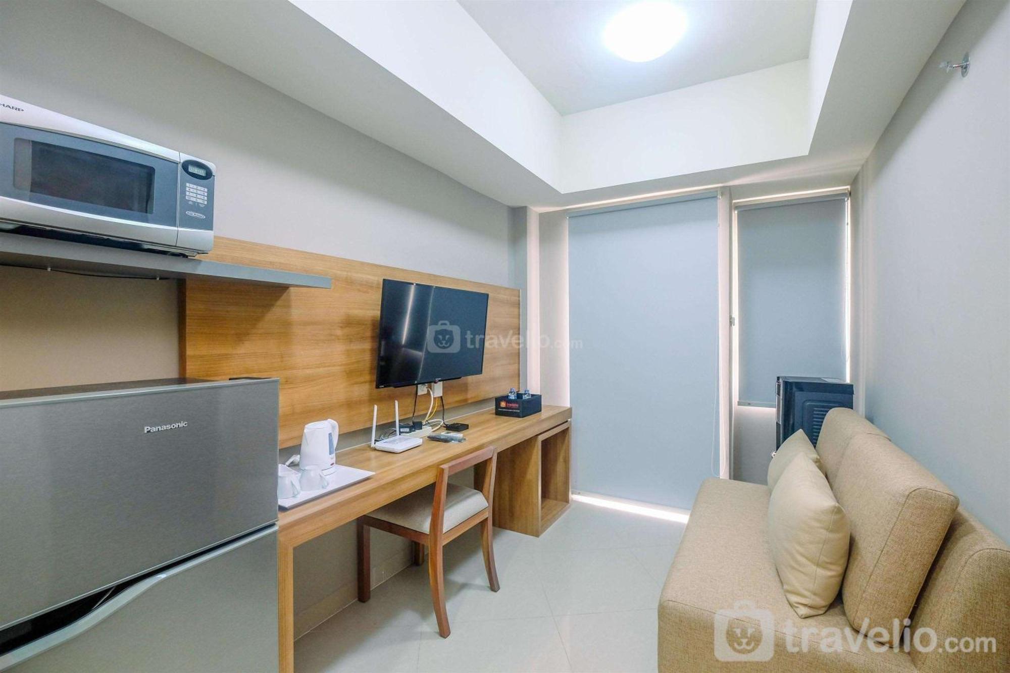 Fully Furnished With Comfortable 1br At Mustika Golf By Travelio Apartemen *